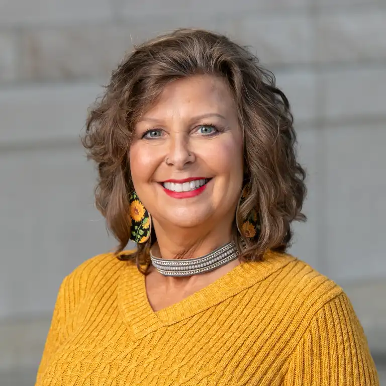 Portrait of Michelle Ennis.