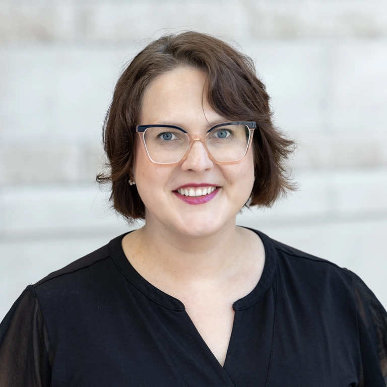 Portrait of Liz Sills.